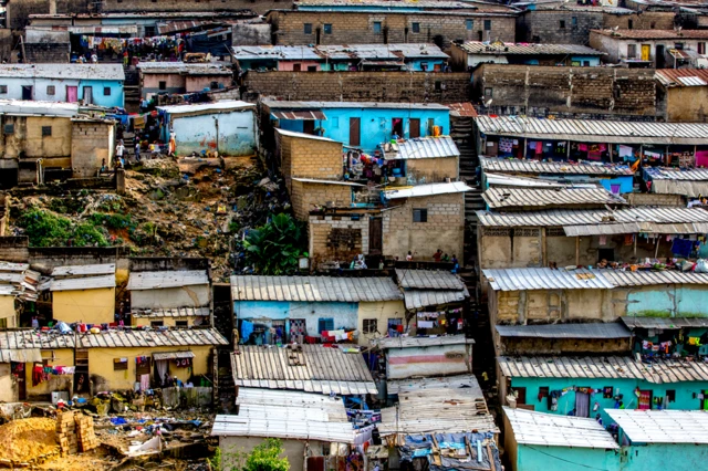 Bidonville à Abidjan, la capitale économique de Côte d'Ivoire.