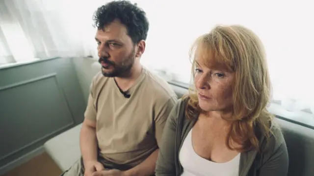 «Их заставляли говорить шепотом». Родители спасенного израильского ...