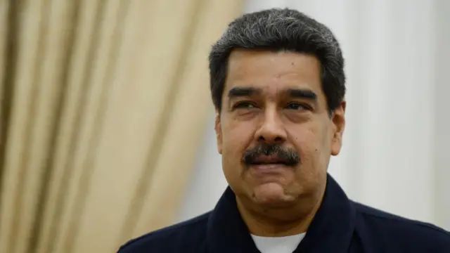 Nicolás Maduro, presidente de Venezuela, hace un gesto previo a una reunión en el Palacio de Miraflores, el 9 de julio de 2019, en Caracas, Venezuela.