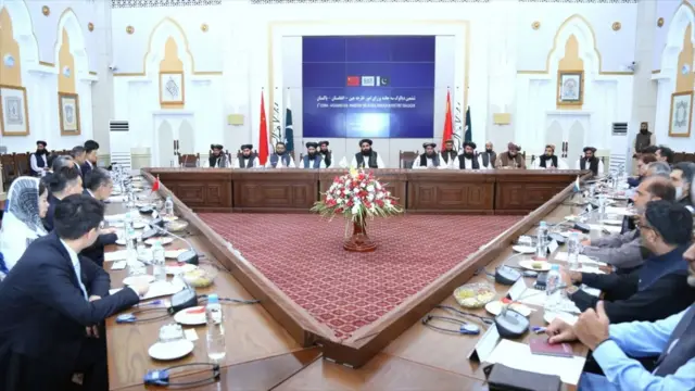 نشست سه جانبه کابل با اشتراک وزیر خارجه حکومت طالبان و هیئتهای چین و پاکستان