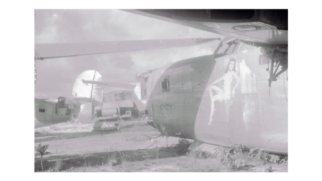Pesawat pembom dinonaktifkan dan ditinggalkan oleh Amerika di Biak. Bangkai pesawat militer Amerika yang dibuang dari Perang Dunia II.