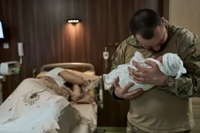 Від початку повномасштабного вторгнення Україна зіткнулася з рекордно низьким рівнем народжуваності