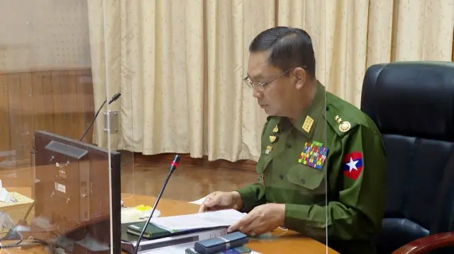 လာဘ်စားမှုကြောင့် ထောင်ဒဏ်တစ်သက်ချမှတ်ခံခဲ့ရတဲ့ ဒုတိယဗိုလ်ချုပ်ကြီးမိုးမြင့်ထွန်း