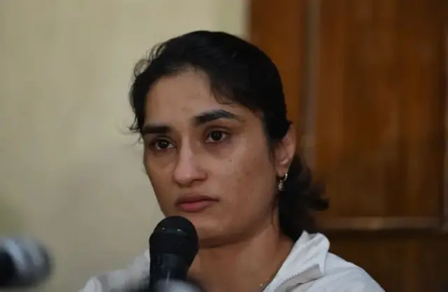 وینیش پھوگاٹ نے 