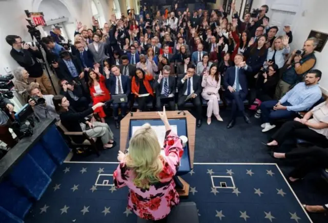 प्रेस ब्रीफिङका क्रममा ह्वाइट हाउसकी प्रेस सेक्रेटरी