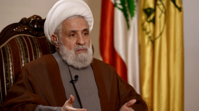 Le chef adjoint du Hezbollah, Sheikh Naim Qassem, déclare à la BBC que le danger d'un conflit régional est réel alors que la guerre entre Israël et le Hamas se poursuit.