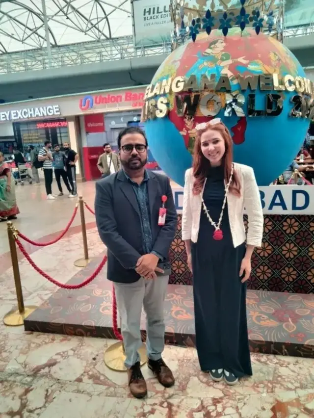 مس میگی کی جگہ اب شارلٹ ملا انگلینڈ کی نمائندگی کررہی ہیں