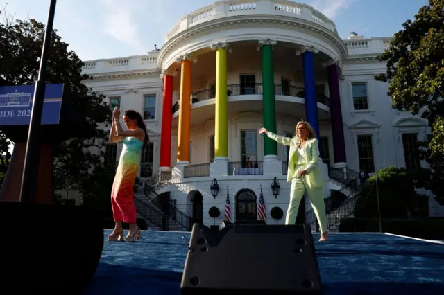 သမ္မတကတော် ဂျေးလ်ဘိုင်ဒင်နဲ့ သမီး အက်ရှ်လေဘိုင်ဒင်