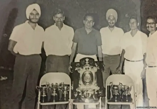 रेस्क्यू टीम के साथ जसवंत सिंह गिल 