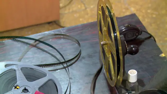 په ۱۶۵۶ کال کې محمد ظاهر شاه په کابل کې د امریکا له سفیر وغوښتل چې په افغانستان کې د فلم مینځلو لابراتوار جوړ کړي.