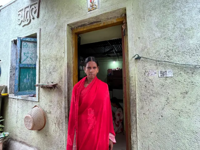 या घटनेत मृत्यू झालेल्या सफाई कामगार अतुल पवारची आई