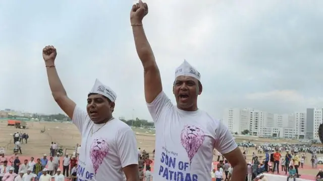 ડિસેમ્બર- 2015માં યોજાયેલી સ્થાનિકસ્વરાજ્યની ચૂંટણીમાં પાટીદાર આક્રોશની અસર દેખાઈ અને જિલ્લા તથા તાલુકા પંચાયતોમાં ભાજપનું ધોવાણ થયું