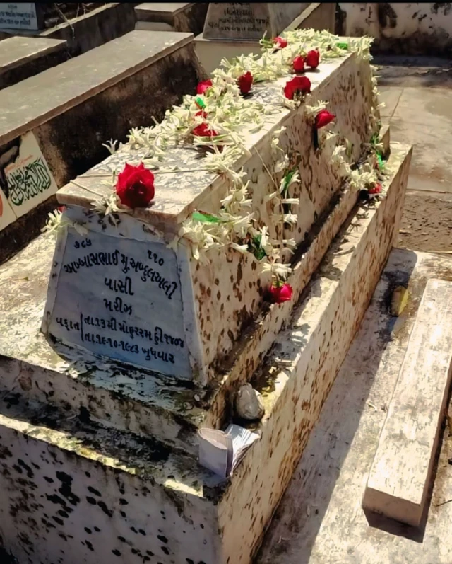 મરીઝ, 'ગુજરાતના ગાલિબ', મરીઝ અને શરાબ, અબ્બાસ અબ્દુલઅલી વાસી, સુરત, પઠાણવાડા, બીબીસી ગુજરાતી, ગુજરાતી સાહિત્ય, ગુજરાતી ગઝલકારો