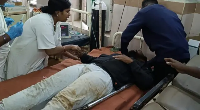 ఏనుగుల దాడిలో గాయపడ్డ వ్యక్తి