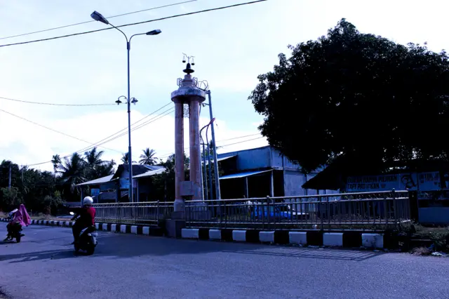 Tugu Simpang KKA