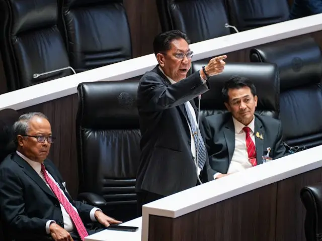 วิสุทธิ์ ไชยณรุณ สส.บัญชีรายชื่อ ออกอาการฉุนขาด ในระหว่างใช้สิทธิพาดพิง