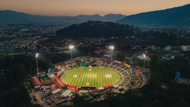 फ्लडलाइट जडान गरेपछिको कीर्तिपुरस्थित रङ्गशाला