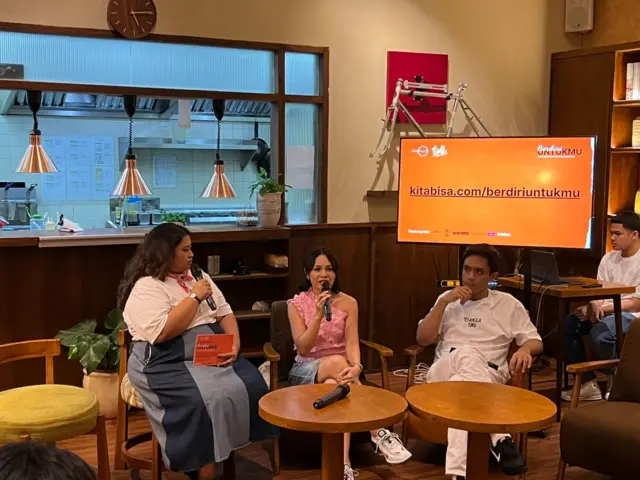 Rafi Muhammad ketika meluncurkan lagu 'Untukmu' yang dinyanyikan Andien. Lagu ini tercipta karena kakaknya, Askarina didiagnosis kanker.