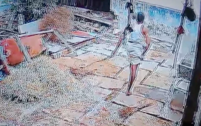 याप्रकरणी पोलिसांनी शंकराचारी नावाच्या एका माणसाला अटक केली आहे.