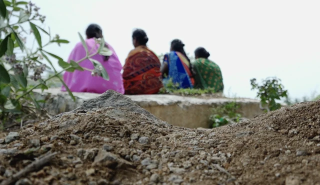 கிருஷ்ணகிரி குறவர் இன பெண்கள் ஆந்திர போலீசார் மீது பாலியல் வல்லுறவு குற்றச்சாட்டு