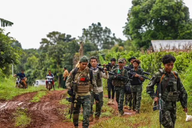 စစ်ရေးနည်းနာ အပေါ် ဘယ်လောက် သက်ဝင် ယုံကြည်လဲ