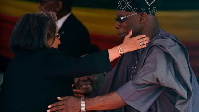 Oliseeguun Obasaanjoofi pireezidant Saahilawarqi Zawdee