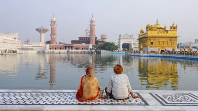 በ16ኛው ክፍለ ዘመን በሲክ የሃይማኖት መሪ (guru) ነው የተቆረቆረችው።