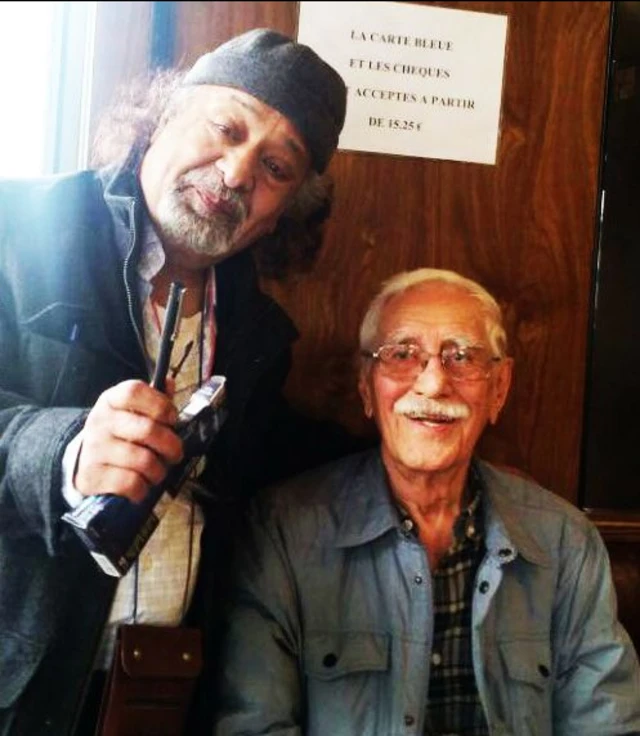 ایرج پزشکزاد، پیش از فوت قلم خود را به هادی خرسندی اهدا کرد