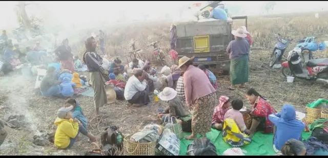 စစ်အာဏာသိမ်း၊ စစ်ကြောင်းထိုး၊ နေအိမ်မီးရှို့