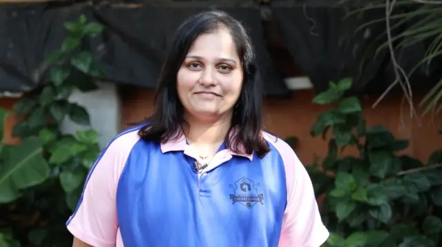 प्राजक्ता यांच्यासारख्या अनेक जणींना लहानपणापासून क्रिकेट आवडतं, पण खेळण्याची संधी मिळत नव्हती. 