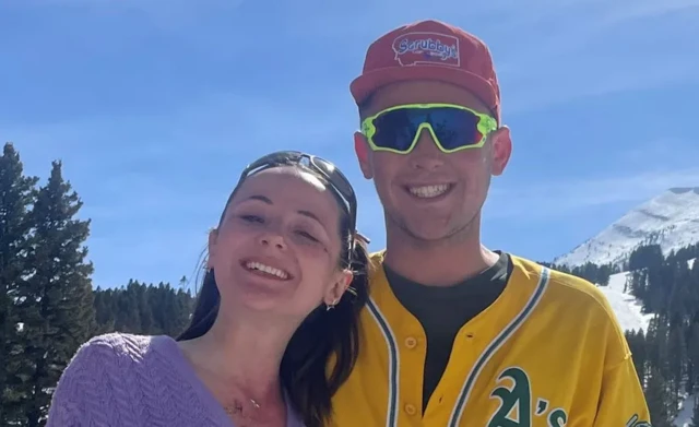 Rory, vu ici avec sa sœur Maggie, était un skieur et snowboarder passionné.