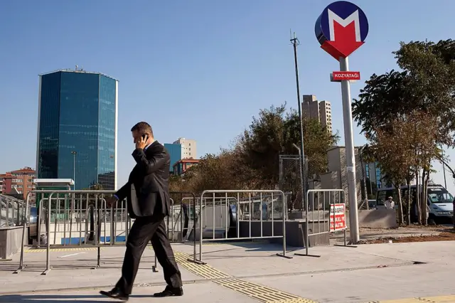 istanbul'da kozyatağı metro inşaatı