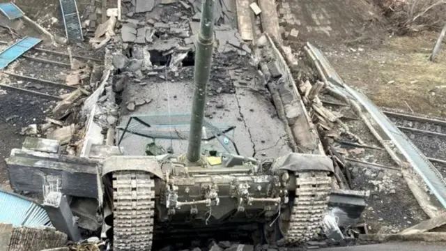 Watetezi wa Kiukreni waliopangwa haraka walilipua madaraja karibu na Mykolaiv, na kuwazuia wavamizi wa Urusi.