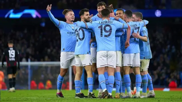 گواردیلا در ۱۴ بار حضور در لیگ قهرمانان به عنوان مربی، ۱۳ دفعه تیم‌هایش را به یک‌هشتم نهایی رسانده است