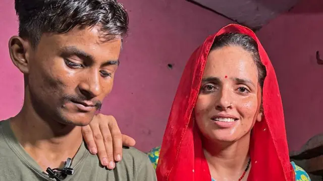  সীমা হায়দার (ডানে) ও সাচিন মীনা (বাঁয়ে)