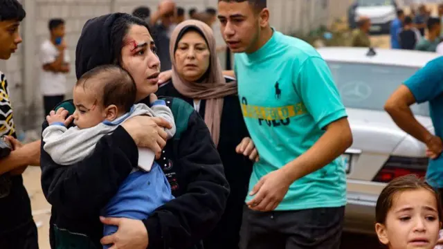 Guerra Israel - Hamás | “El orden social en Gaza está empezando a desmoronarse”: la crisis humanitaria en la Franja se agrava, mientras el ejército israelí ordena evacuar un hospital con cientos