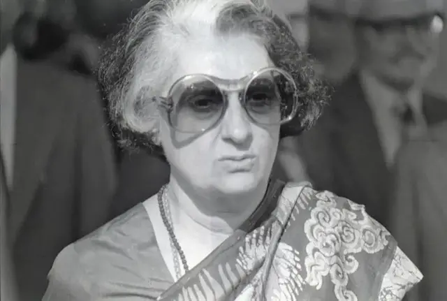 ইন্দিরা গান্ধী কাবুলে সীমান্ত গান্ধীর সাথে দেখা করেন