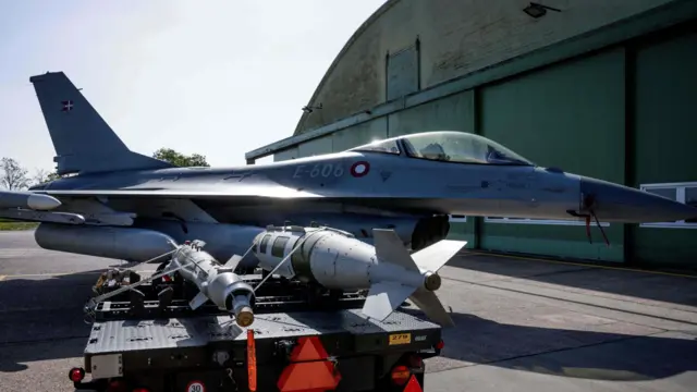 Українські пілоти чекають на F-16 