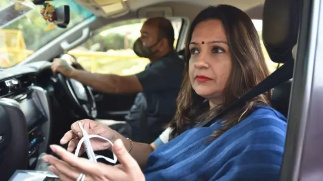 యాపిల్ ఐఫోన్ లక్ష్యంగా మారిందా? 