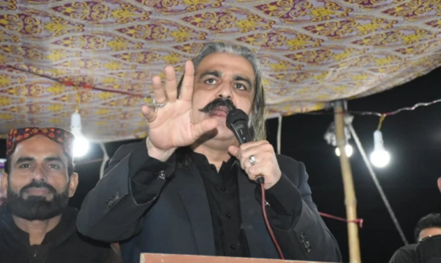 علی امین گنڈاپور