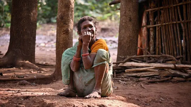 కొత్తకన్నాయిగూడెం, కావడిగుండ్ల పంచాయతీ, ఆదివాసీ కుటుంబాలు, గిరిజనులు, ఆధార్, రేషన్ కార్డ్, అడవి