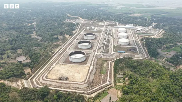 মহেশখালীতে নির্মিত এসপিএম টার্মিনাল 