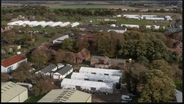 Xarunta magangalya-doonka ee Manston ee dgaanka Kent.