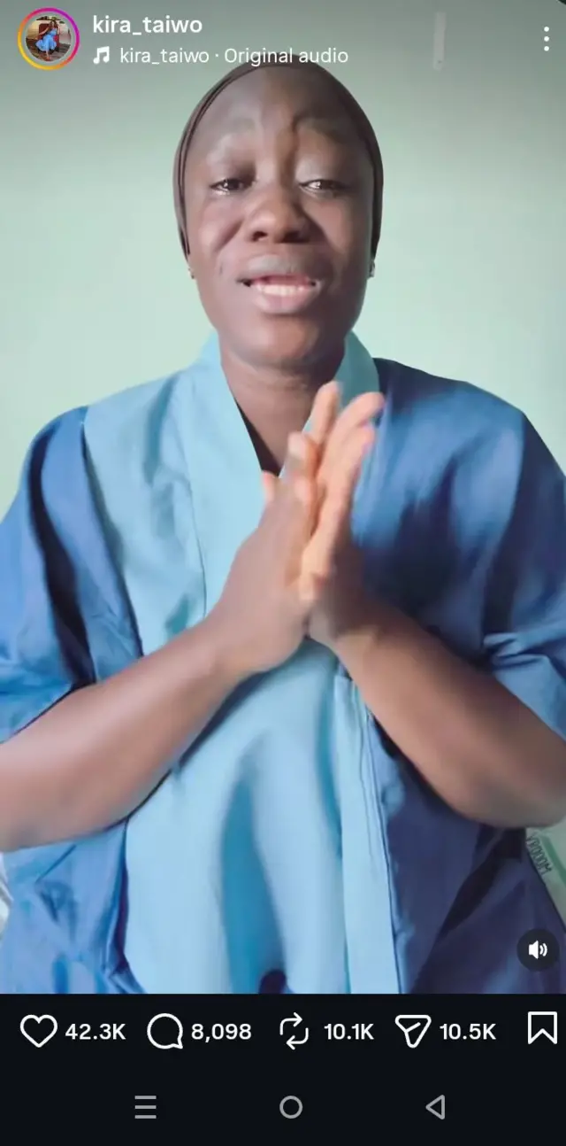 Ọmọ Ogogo, Shakira ń wá 3kun mú, ó wọ aṣọ kaba aláwọ̀ búlúù