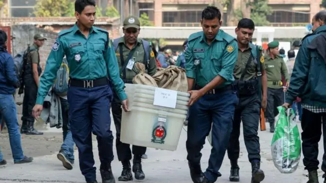 বাংলাদেশে আগামী বছরের সাতই জানুয়ারি জাতীয় নির্বাচন অনুষ্ঠিত হবে