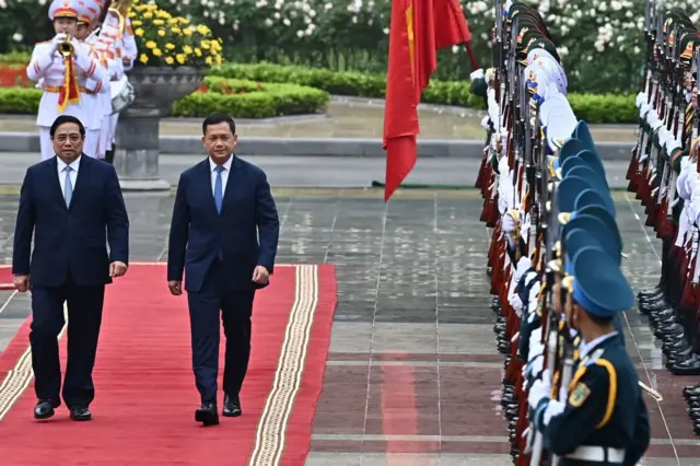 Ông Hun Sen và ông Hun Manet