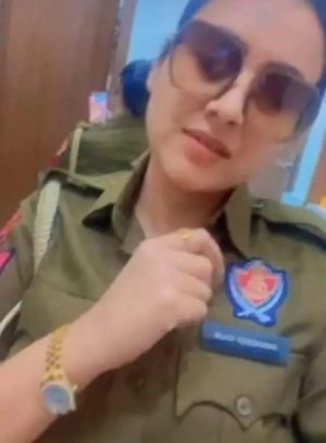 બીબીસી ગુજરાતી પંજાબ પોલીસ કૉન્સ્ટેબલ ઈન્સ્ટાગ્રામ રિલ્સ સોશિયલ મીડિયા અમનદીપ કૌર ડ્રગ્સ હેરોઈન