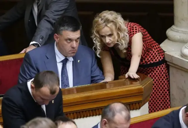 Лидер «Свободы» Олег Тягнибок и Ирина Фарион в парламенте, 2014 год