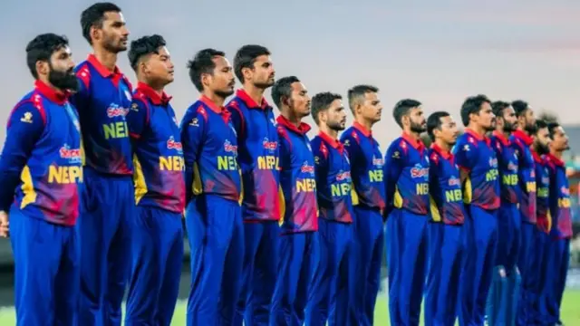 नेपाली राष्ट्रिय क्रिकेट टोलीका सदस्यहरू राष्ट्रिय गीत गाउँदै 