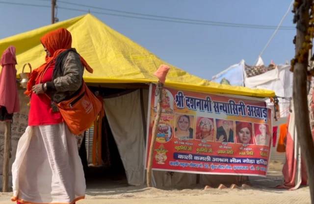 माईवाड्यात ज्या साध्वी आम्हाला भेटल्या त्या सनातन परंपरेतील लग्न आणि कुटुंब या संस्थांमधून बाहेर पडलेल्या होत्या.